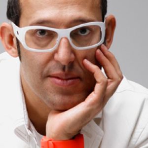 Karim Rashid, Designer der Schreibtische Zero und Uno für Della Rovere