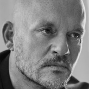 Mutina Feinsteinzeug von Vincent Van Duysen in einer Chefetage