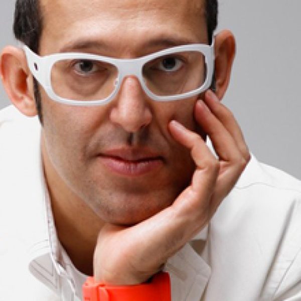 Karim Rashid, Designer der Schreibtische Zero und Uno für Della Rovere