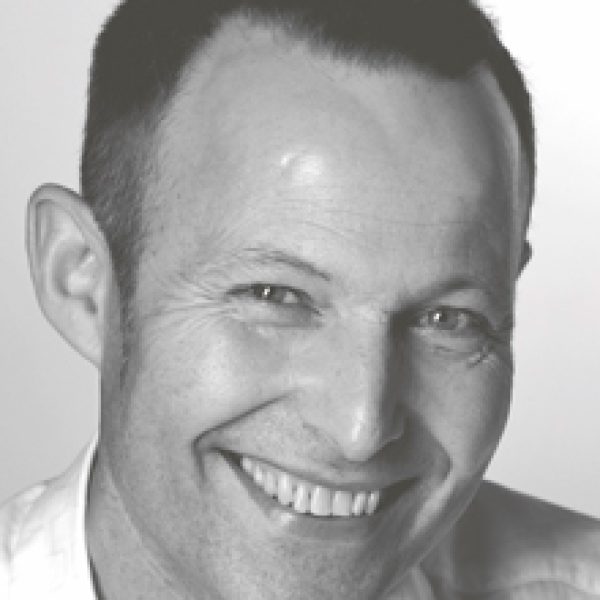 Peter Harvey, Designer des Sofas Mon Coeur und des Sessels Nautile