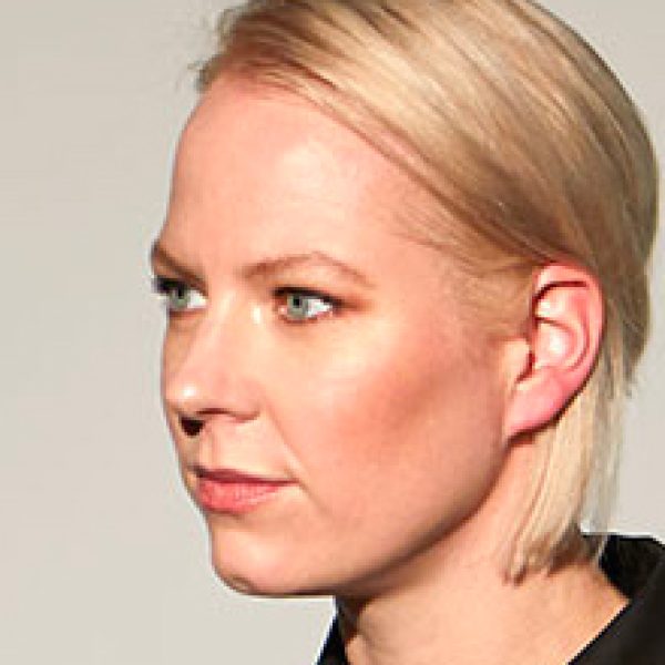 Sabine Marcelis, niederländische Künstlerin und Designerin, Entwerferin des Sofas Lisse für LaCividina