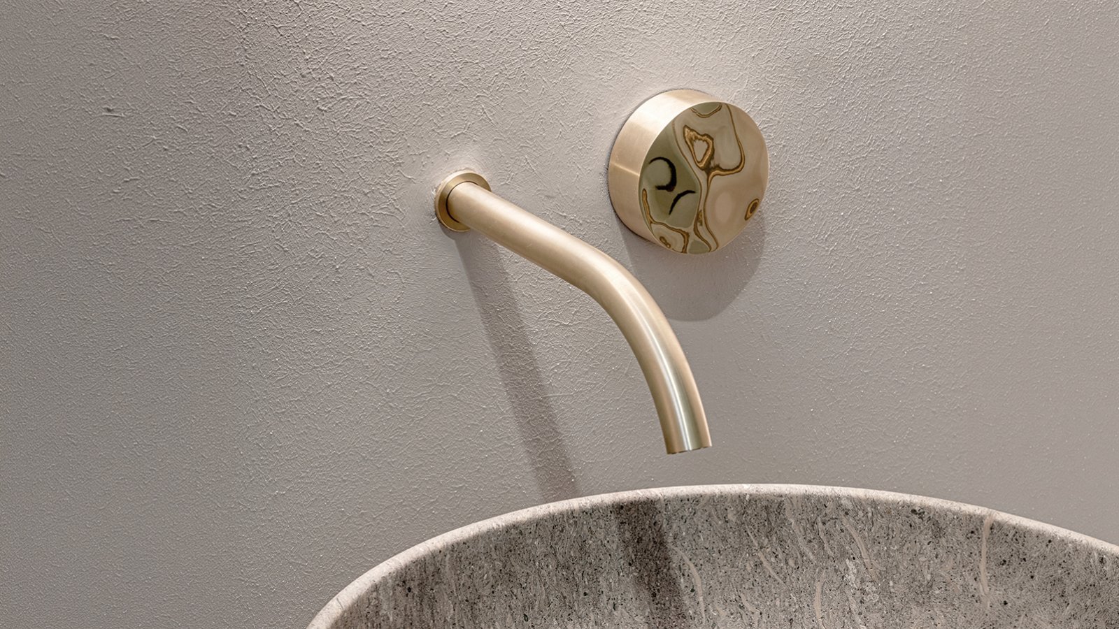 Designarmaturen Allure von CEA Design mit poliertem Griff