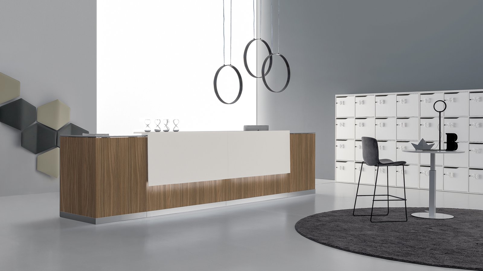 Empfangstresen Qubo von DVO Office in Eiche natur mit weißem Top