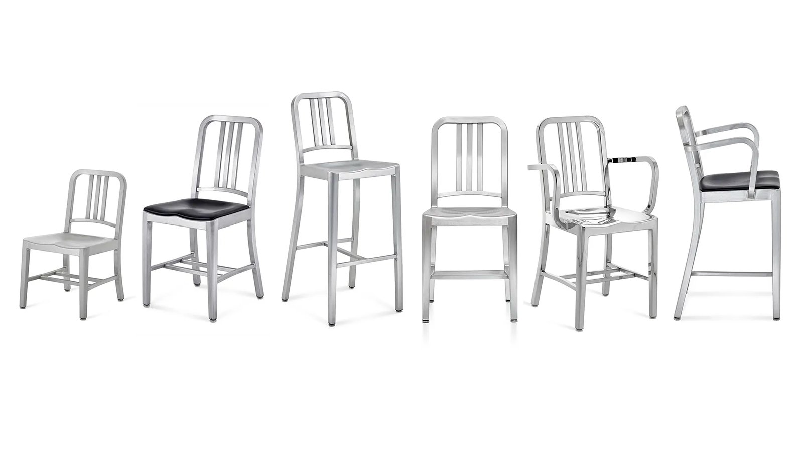 Designerstühle Navy 1006 von Emeco aus gebürstetem Aluminium an einem Esstisch