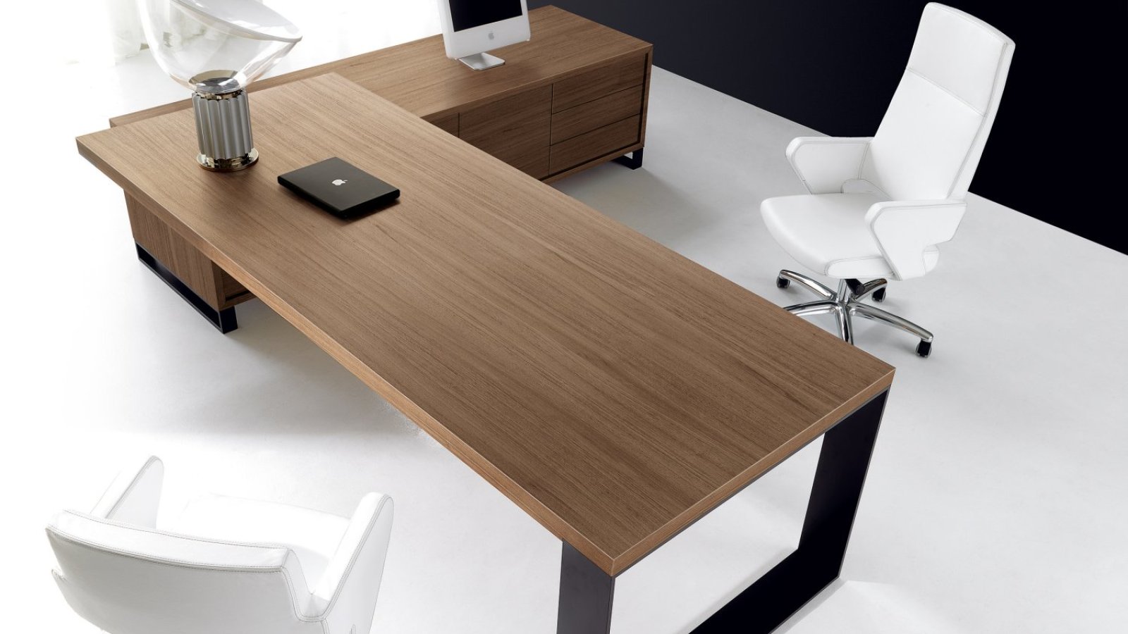 New Loop Chefschreibtisch von IVM Office mit Ringgestell, Gesamtansicht