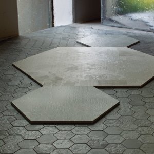 Empfang mit Déchirer-Boden in Betonoptik