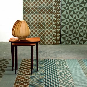 Direktionsbad mit Azulej Patchwork von Mutina