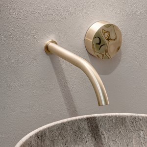 Designarmaturen Allure von CEA Design mit poliertem Griff