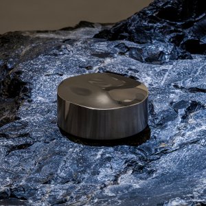 Allure von CEA Design im Bad einer Vorstandsetage