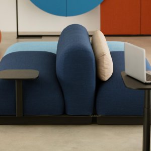 Fluchtende Tische über mehrere Ralik-Module