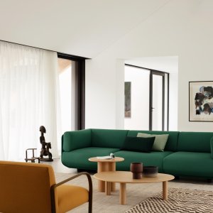 Rückansicht der durchgehenden Schale des Sofas Shaal
