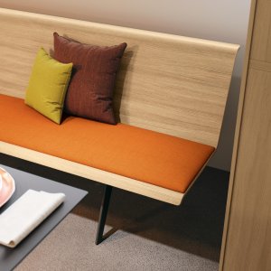 Holzschale und Metallaufbau des Zinta Systems