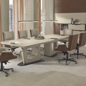 Furnierplatte mit eingelassener Schreibunterlage