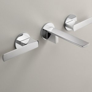 Ayla von Cea Design, Wand-Zweigriffarmatur aus poliertem Edelstahl