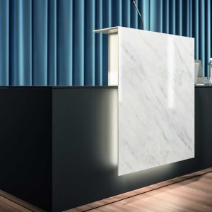 Lux Theke in Nussbaum Lux mit beleuchteten Regalen