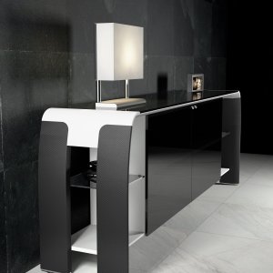 Chefbüro mit AlfaOmega Schreibtisch, ausgestattetem Anbau und Regal mit gebogenen Wangen