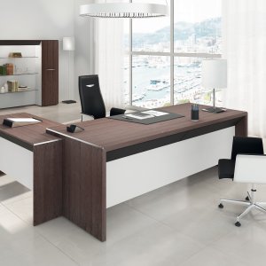 Ergonomischer Schreibtisch Attiva von Codutti mit Paneelwangen in Esche corda