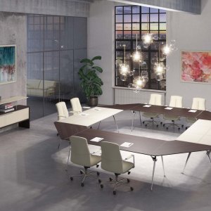 Aluminiumecke am Lederplattenrand des Genesis-Schreibtischs
