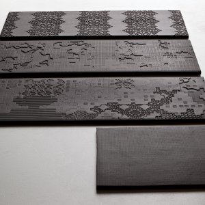 Bas-Relief Nero mit tiefem Chiaroscuro