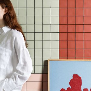 Wand und Boden in modularer Din-Keramik von Mutina