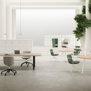 E-Place Bench-Arbeitsplatz mit mittlerer Kabelschiene aus Aluminium