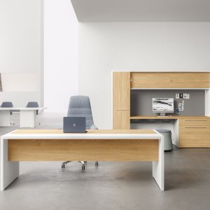 Höhenverstellbarer Oxford Schreibtisch bis 142 cm