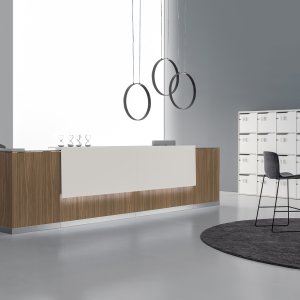 Empfangstresen Qubo von DVO Office in Eiche natur mit weißem Top