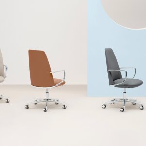Elinor 3756 mit niedriger Rückenlehne von Pedrali seitlich