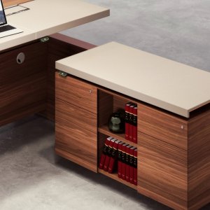 Tastenfeld der Sit-and-Stand-Version von Altagamma mit der Höhenangabe im Display