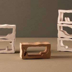 Mud in Matt und Glossy nebeneinander, Feinsteinzeug von Mutina