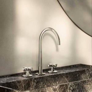Design-Armatur Icona von Fantini am Waschtisch