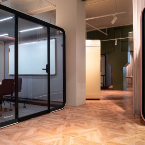 Außenliegende Belegungsleuchten am Framery Six