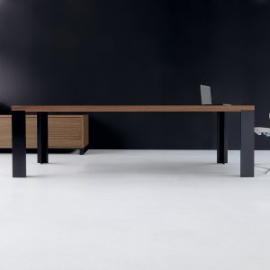 New Loop Platte in Nussbaum furniert