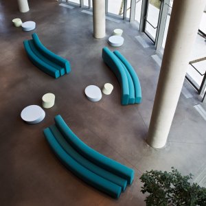 Entwurf von Pierre Paulin 1967: das Osaka Sofa in der Neuauflage von LaCividina