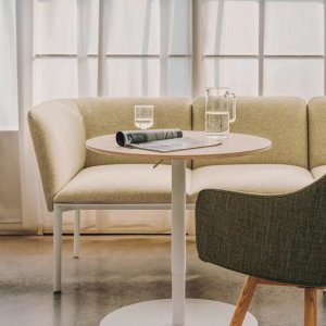 Wartebereich einer Praxis mit ADD Bank