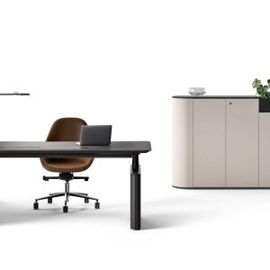 Otto Square von Martex mit eckigem Wangenbein