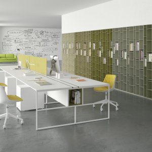 Arbeitsplätze 20.Venti von MDF Italia mit Stahlgestell 20 mal 20 mm