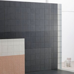 Fliese Base Black der Kollektion Tape von Mutina