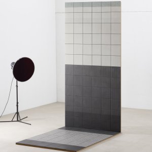 Muster Mesh White von Tape Mutina auf weisser Basis