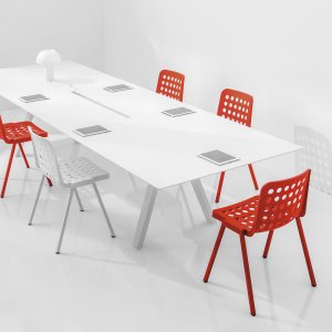 Rahmen aus stranggepresstem Aluminium unter der Platte des Arki-Table