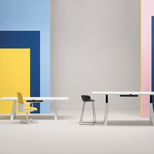 Höhenverstellbarer Arki-Table ADJ in Stehhöhe