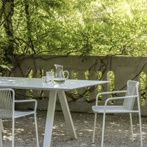 Kleiner quadratischer Arki-Table ARKW5/2 mit Eichenbeinen