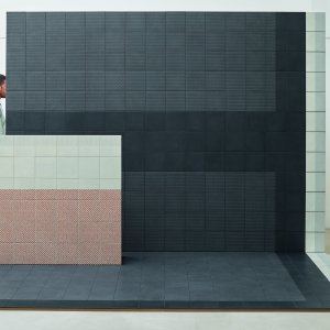 Verlegung von Tape Mutina mit gemischten Mustern in glasiertem Feinsteinzeug