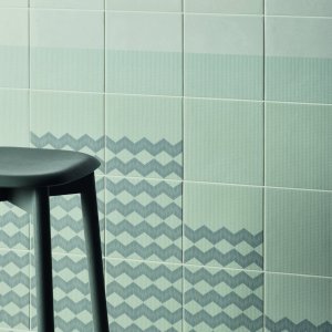 Muster Zigzag Green der Kollektion Tape in glasiertem Feinsteinzeug
