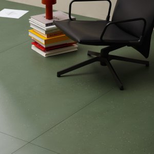 Aussenterrasse mit Primavera Feinsteinzeug von Mutina