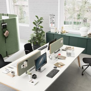 Slim Metallcontainer in einer linearen Pigreco Bench