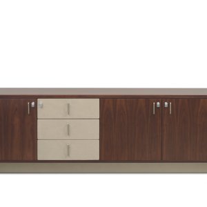 Chefzimmer mit Schreibtisch und Schrankelementen Royal