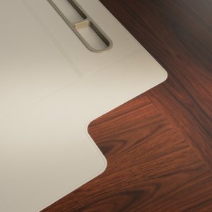 Knieblende mit integrierten LED-Leisten
