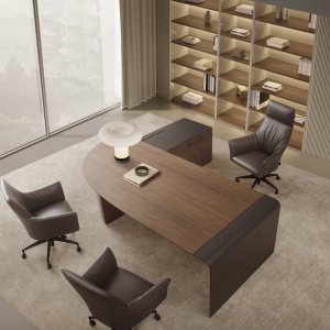 Chefbüro mit Siena Schreibtisch und Anbaumöbel