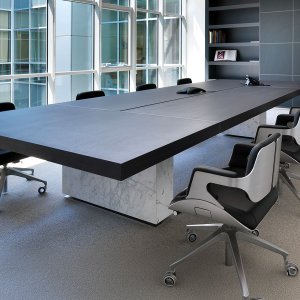 Glänzend Bordeaux lackierte Platte auf dem Chefschreibtisch Asymmetrical